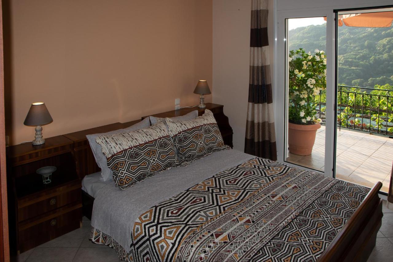 Makrirrákhi D & K Guest House מראה חיצוני תמונה