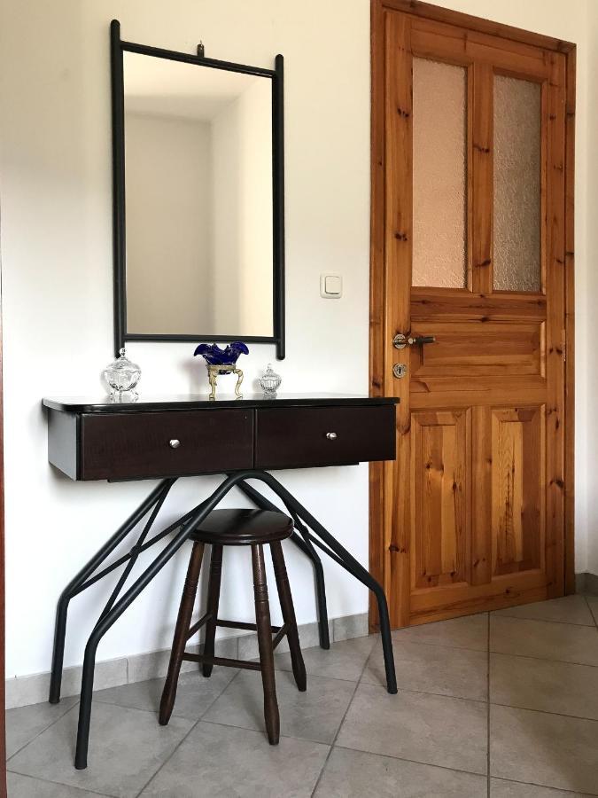 Makrirrákhi D & K Guest House מראה חיצוני תמונה