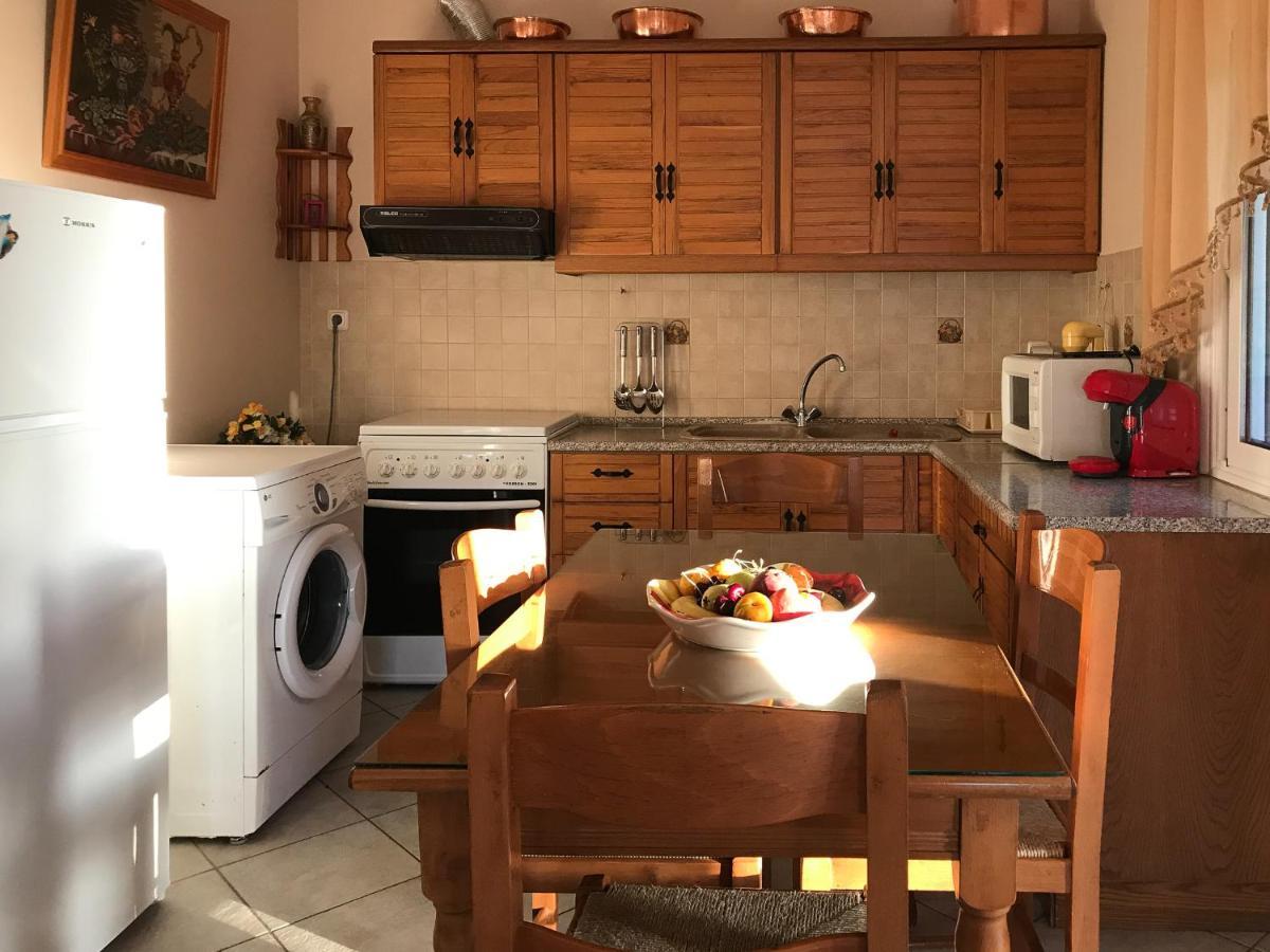 Makrirrákhi D & K Guest House מראה חיצוני תמונה